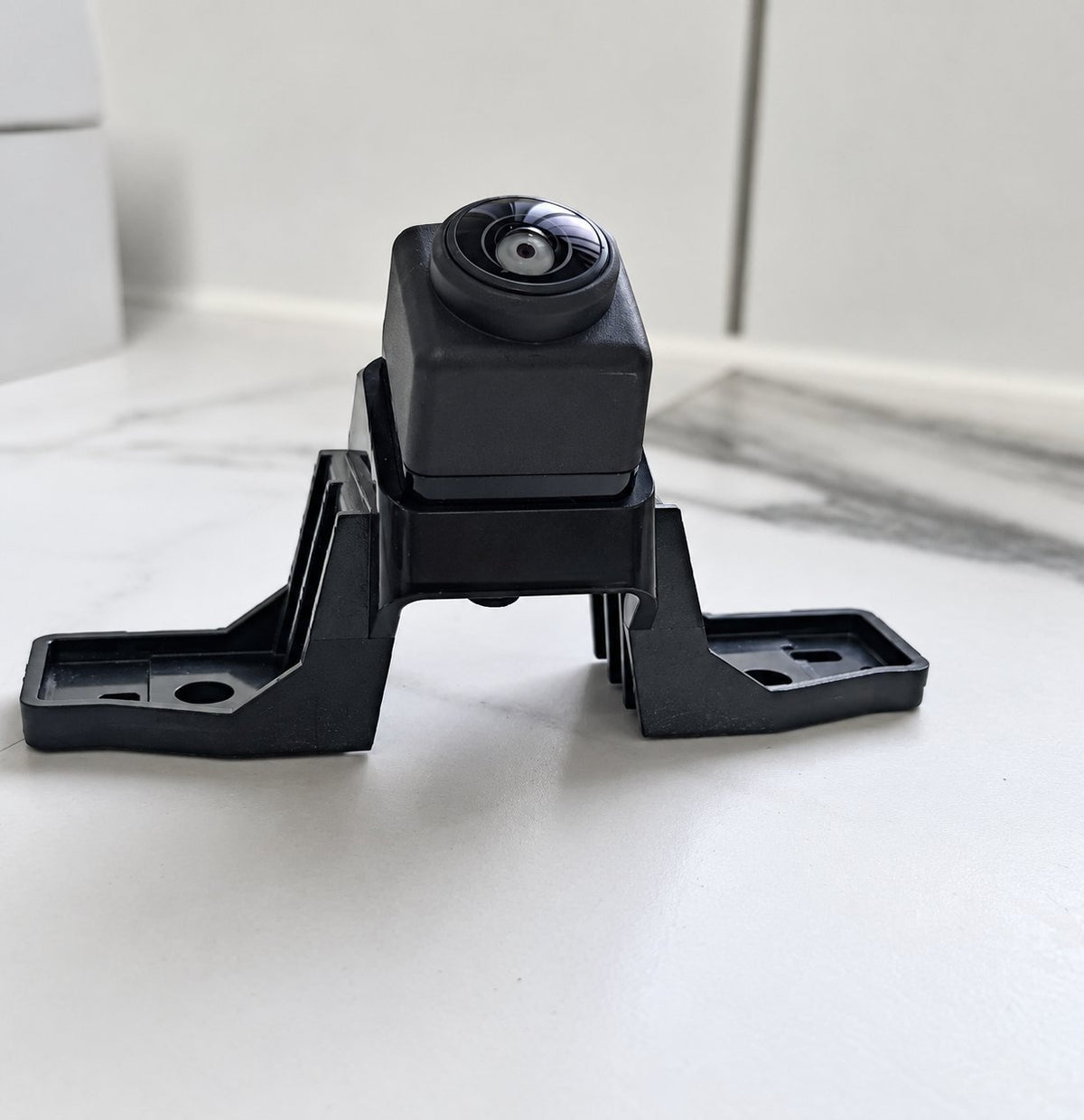 Nissan Ariya front bumper camera 284F1 5MP0A
