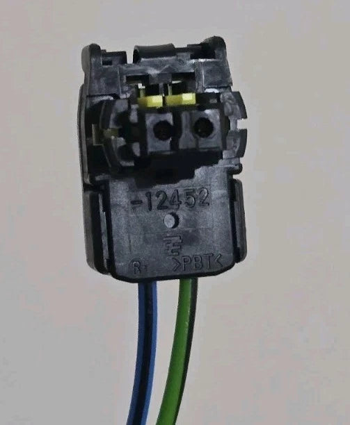 toyota lexus 2 PIN plug black 12452