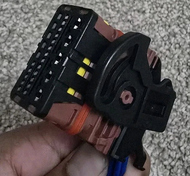 28 Pin Car connector ECU Wire harness plug 64318301 For Peugeot Citroen Renault