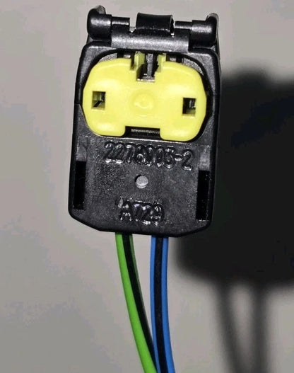 toyota lexus 2 PIN plug black 12452