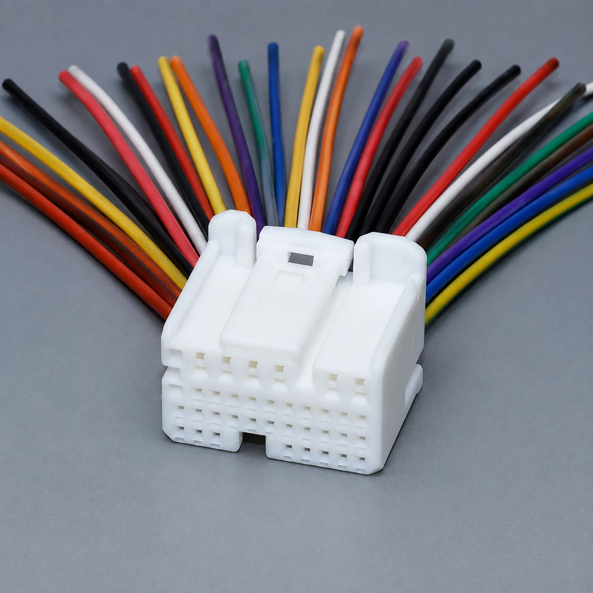 32 Pin Female ECU Plug Wire Harness Connector 90980-12143 For Toyota Nissan